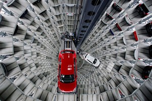Als Volkswagen Golf of Volkswagen Scirocco moet je geen hoogtevrees hebben in zo'n Car Tower