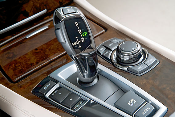 BMW 760i en BMW 760Li - verwarrend, al die knopjes