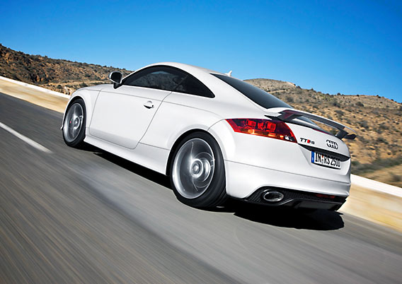 De Audi TT RS coupé, schitterend mooi en nog 0,1 seconde sneller ook De Audi TT RS coupé, schitterend mooi en nog 0,1 seconde sneller ook