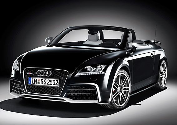 Hoewel de Audi TT RS roadster erg mooi is, vinden we de coupé toch veel mooier Hoewel de Audi TT RS roadster erg mooi is, vinden we de coupé toch veel mooier