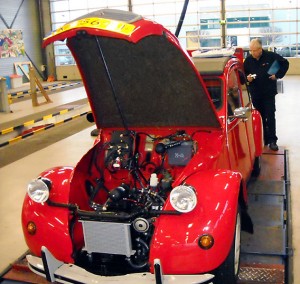 Het is even wennen, een elektromotortje in je Elektrische Eend 2CVolt