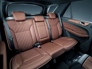 De familie kan makkelijk mee in de Mercedes-Benz M-Class, ML 350 BlueTEC