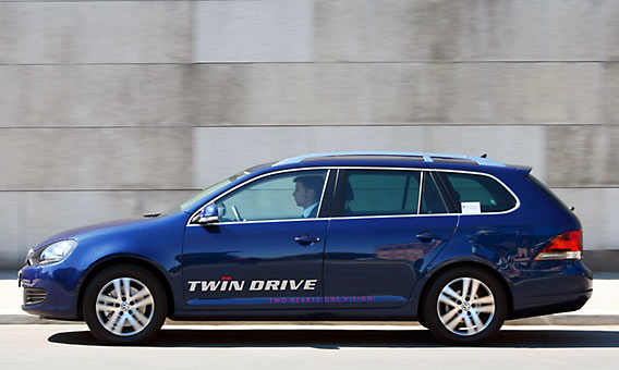 01_Volkswagen-Golf-Variant-twinDRIVE