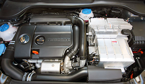 03_Volkswagen-Golf-Variant-twinDRIVE-motor